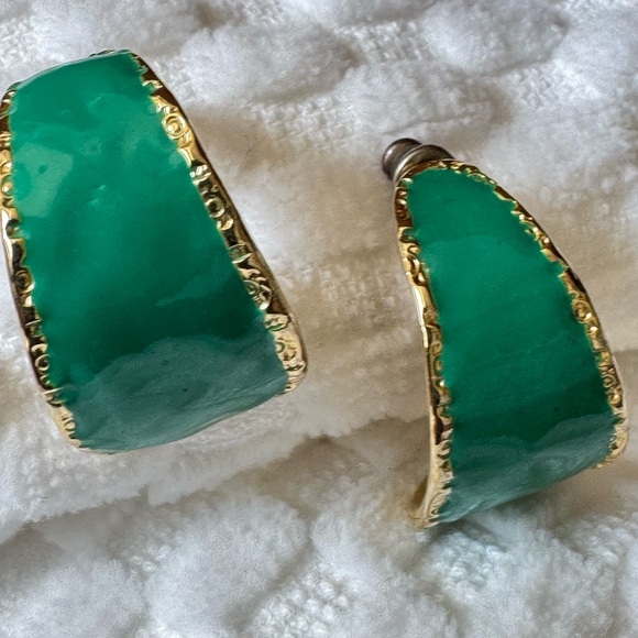 Green Enamel Earrings Gold Tone Trim - Picture 1 of 5